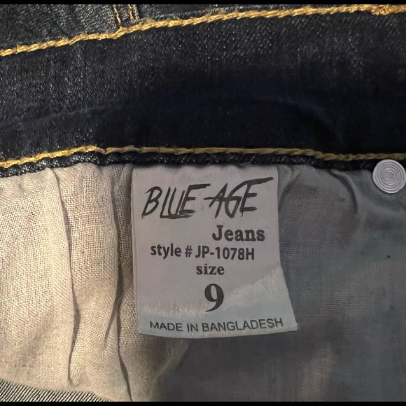 Blue Age Distressed/Ripped Jeans Size 9 - Picture 5 of 5